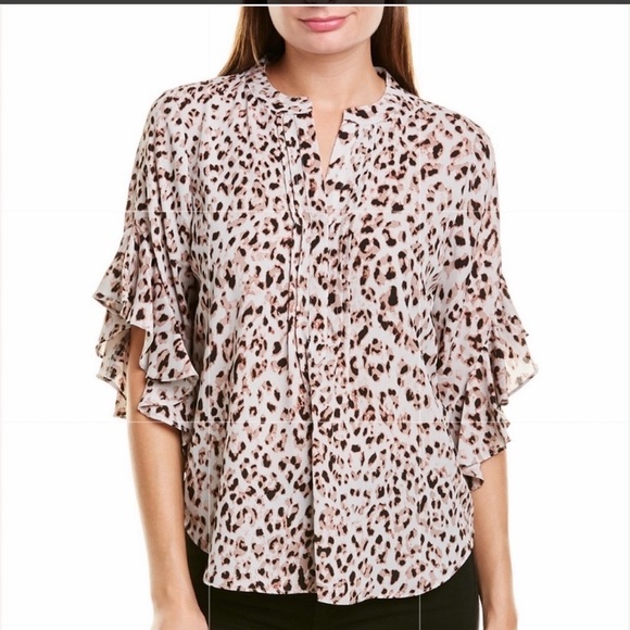 Vince Camuto Tops - Vince Camino “Spring Injection”  soft ash - Top NWT